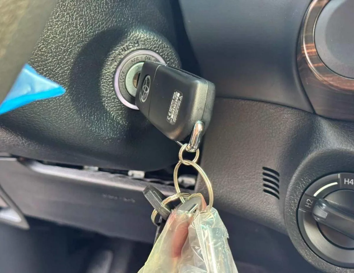 Toyota Hilux SR5 DOUBLE CABIN || 2.8L V4 DIESEL || BLIND SPOT |  (CODE # HDAH1)-18-0