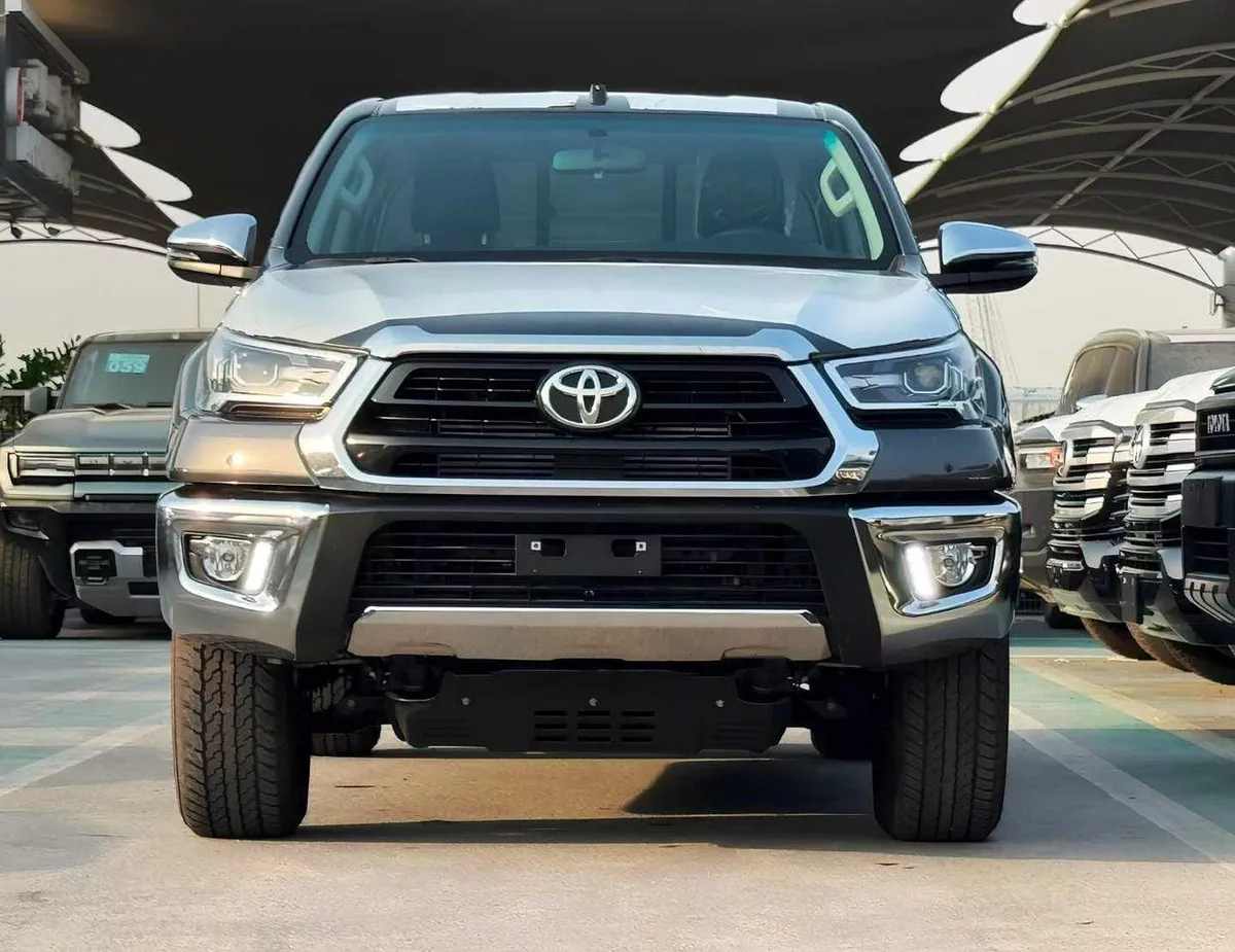 Toyota Hilux SR5 DOUBLE CABIN || 2.8L V4 DIESEL || BLIND SPOT |  (CODE # HDAH1)