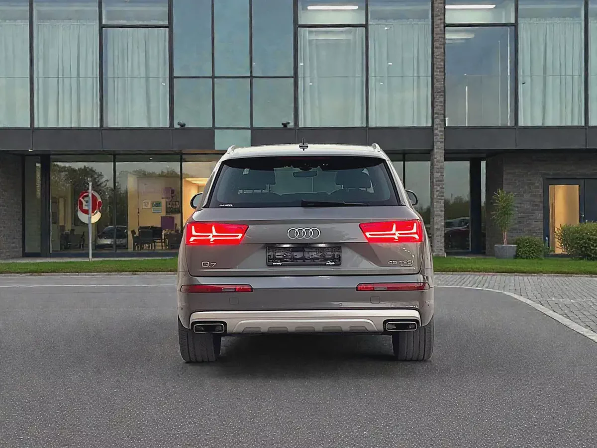 AED 1,908 P.M | Audi Q7 45 TFSI Quattro 2016 | GCC Specs | Well Maintained-8-8