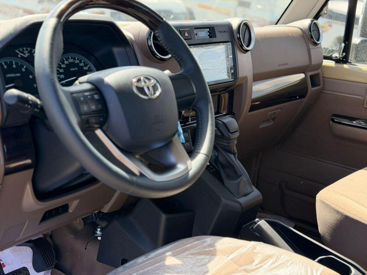Toyota Land Cruiser Pick Up LC79 single cabina 4,0L  Automatic model 2026 Basic Oman Spec-4-0