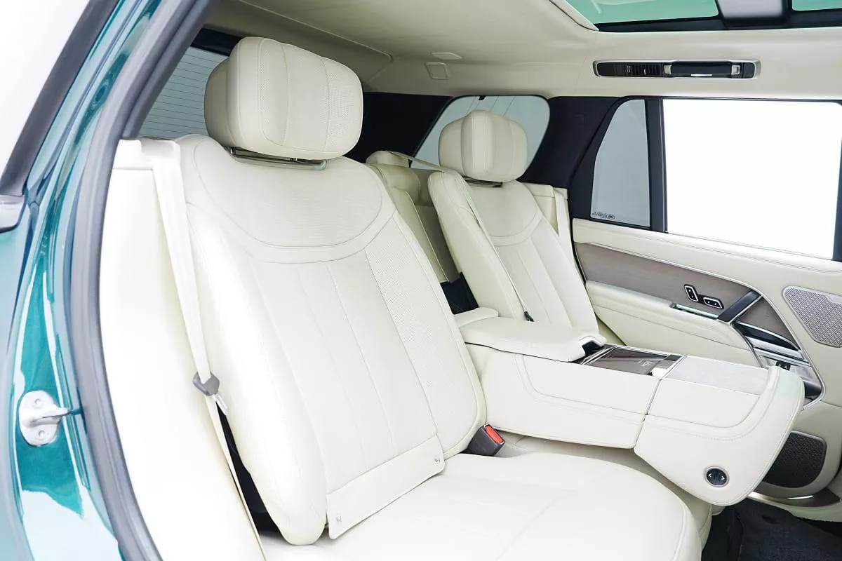 Land Rover Range Rover Vogue P530 First Edition-17-17