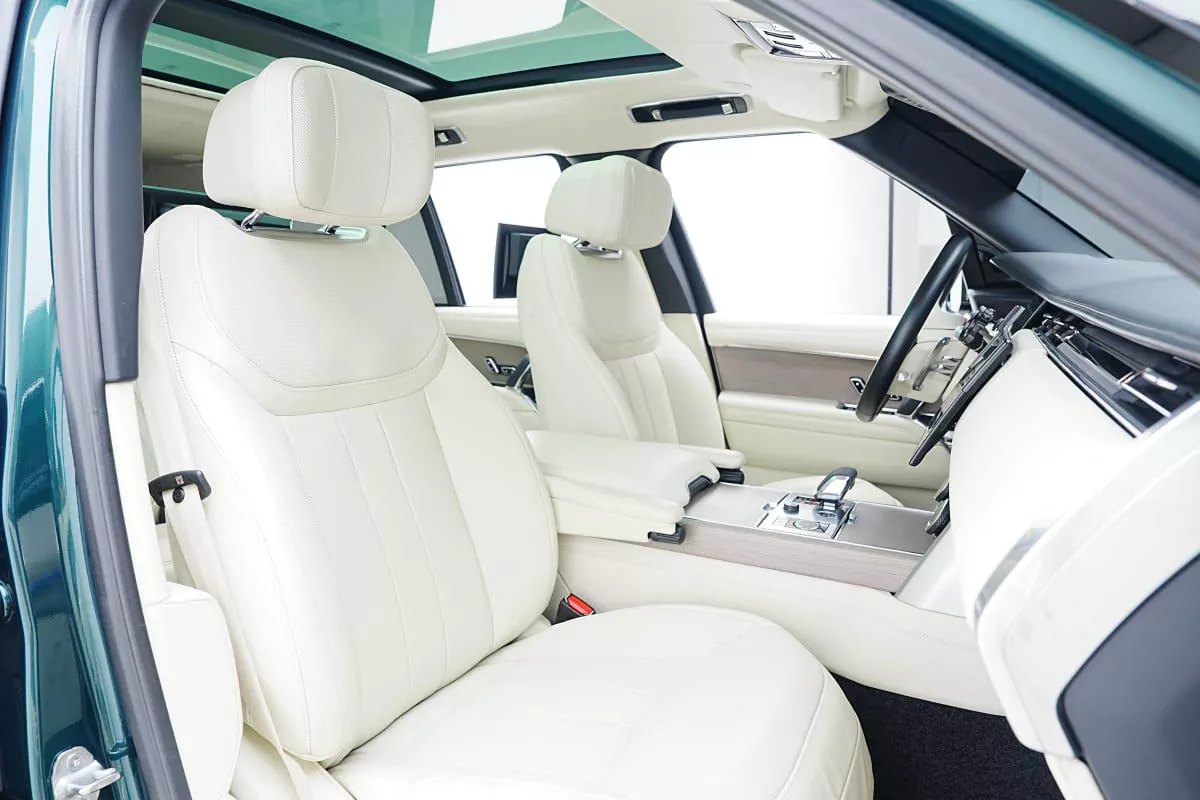 Land Rover Range Rover Vogue P530 First Edition-3-3