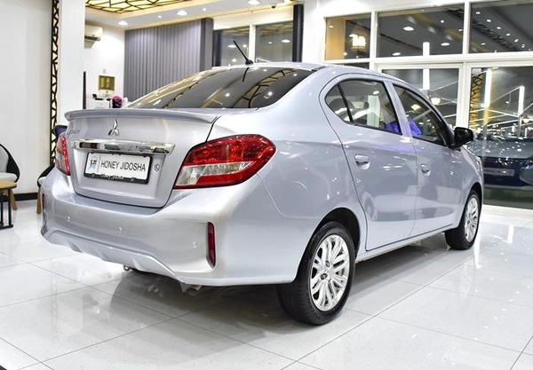 Mitsubishi Attrage ( 2021 Model ) in Silver Color GCC Specs