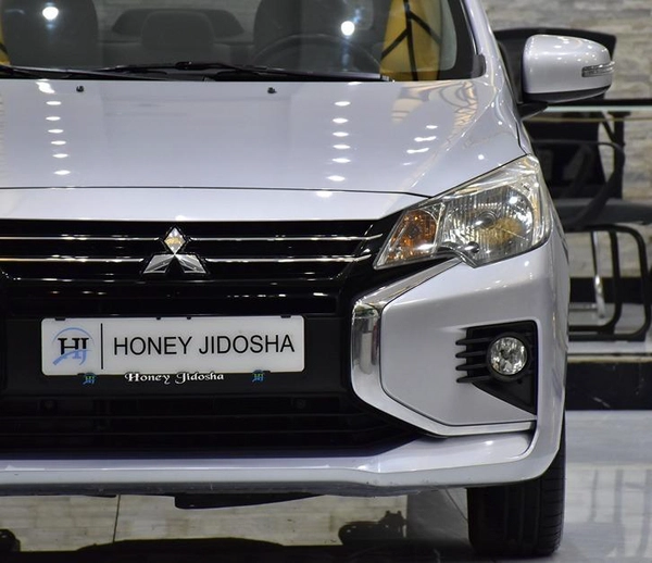 Mitsubishi Attrage ( 2021 Model ) in Silver Color GCC Specs