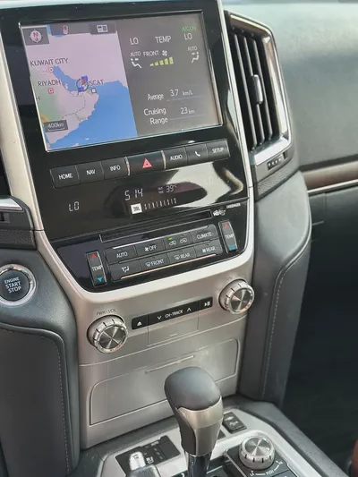 2016 Toyota Land Cruiser VXR | V8 5.7L | GCC Specs | White / Brown Leather | AED 145,000-10