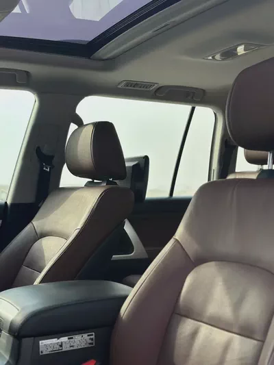 2016 Toyota Land Cruiser VXR | V8 5.7L | GCC Specs | White / Brown Leather | AED 145,000-12