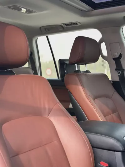 2016 Toyota Land Cruiser VXR | V8 5.7L | GCC Specs | White / Brown Leather | AED 145,000-16