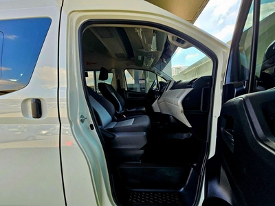 Toyota Hiace AUTOMATIC PATROL/ 3.5 V6/ 13 SEATS / LOW MILEAGE/ PASSENGER-9
