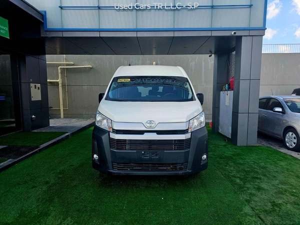 Toyota Hiace AUTOMATIC PATROL/ 3.5 V6/ 13 SEATS / LOW MILEAGE/ PASSENGER