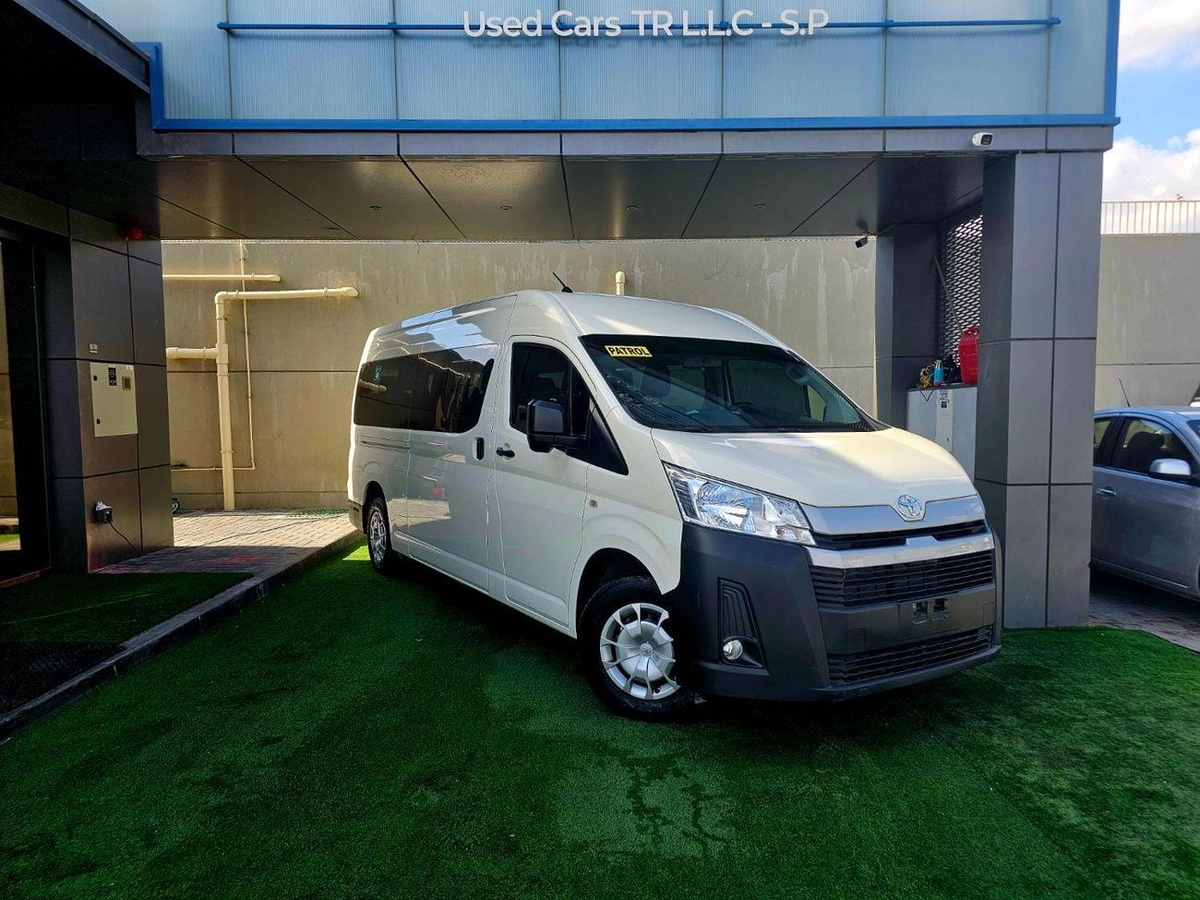 Toyota Hiace AUTOMATIC PATROL/ 3.5 V6/ 13 SEATS / LOW MILEAGE/ PASSENGER-2-2