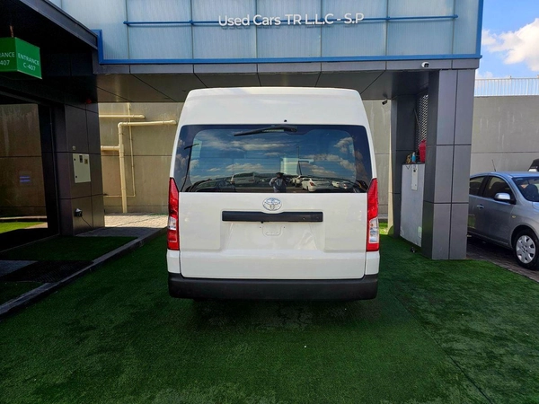 Toyota Hiace AUTOMATIC PATROL/ 3.5 V6/ 13 SEATS / LOW MILEAGE/ PASSENGER