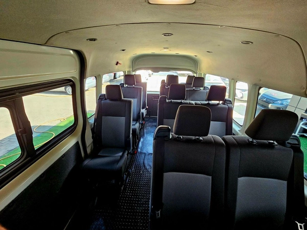 Toyota Hiace AUTOMATIC PATROL/ 3.5 V6/ 13 SEATS / LOW MILEAGE/ PASSENGER
