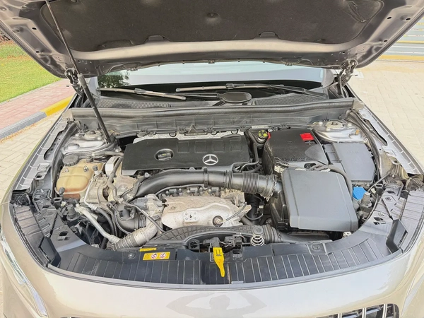 Mercedes-Benz GLB 250 4MATIC 2020, American Specs