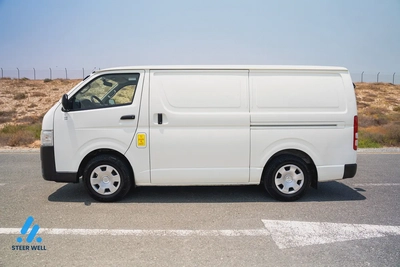 2022 Toyota Hiace GL 2.7L Petrol Manual Transmission-4