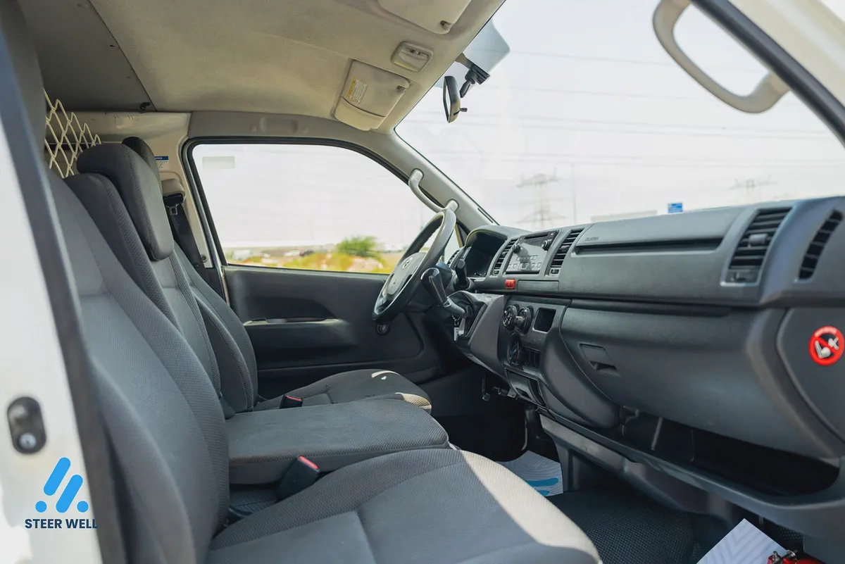 2022 Toyota Hiace GL 2.7L Petrol Manual Transmission-14-14
