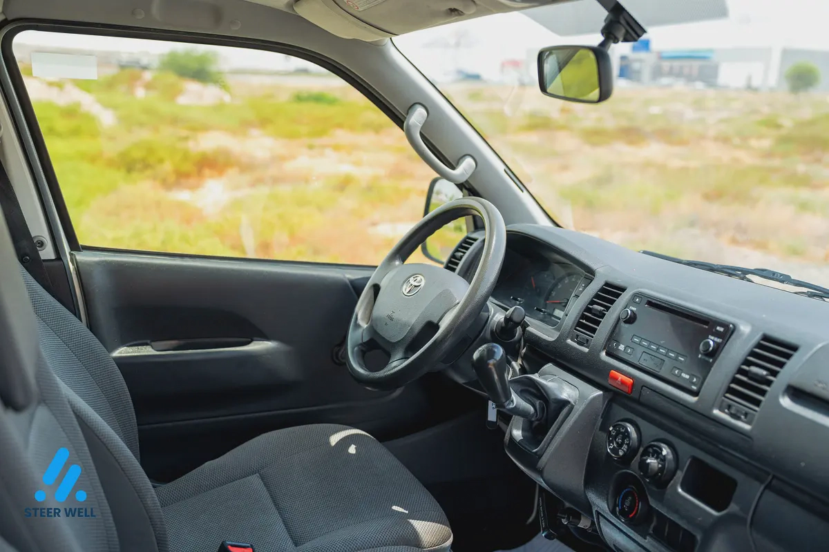 2022 Toyota Hiace GL 2.7L Petrol Manual Transmission-16-16
