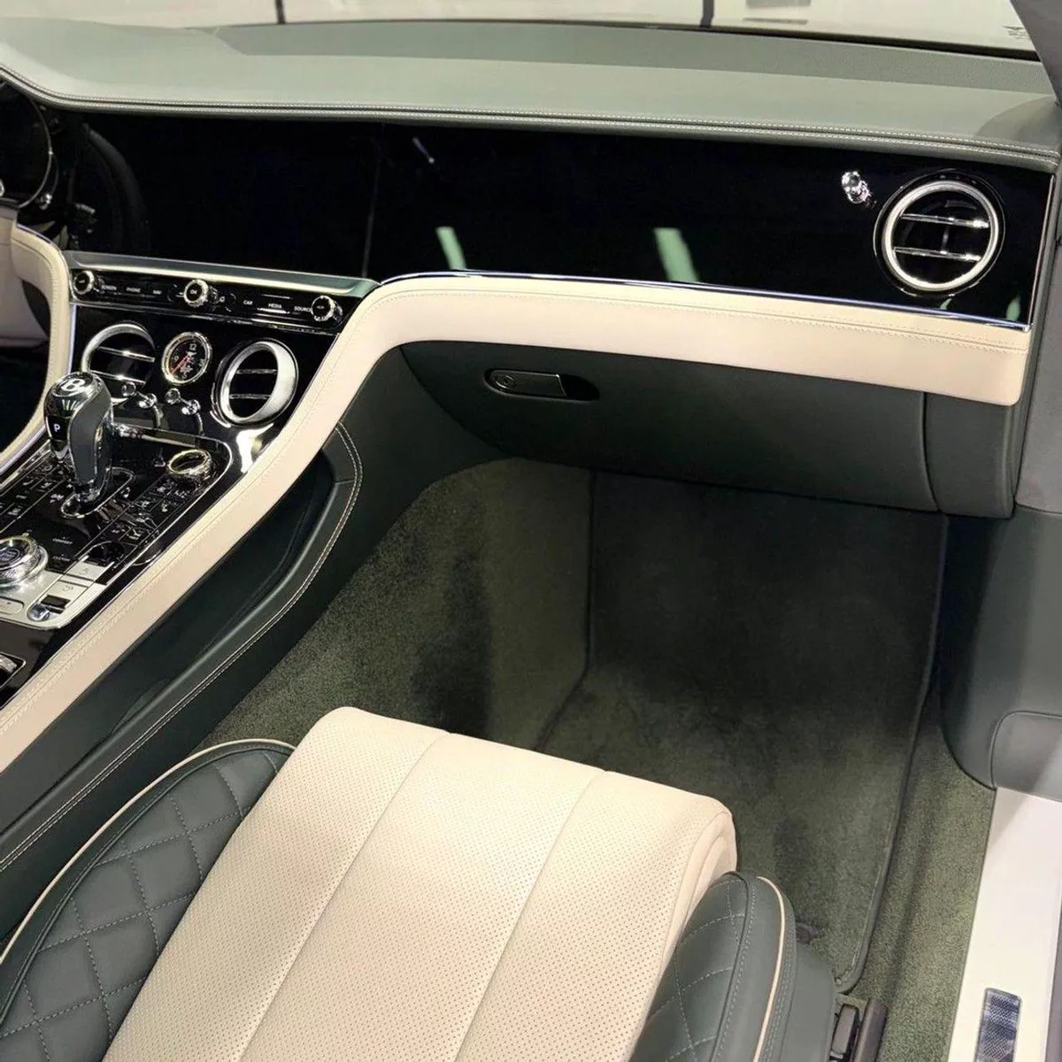 Bentley Continental GT W12 Bentley Continental GT 2021 GCC specs-17-0