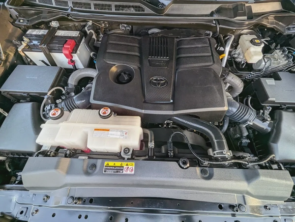 2022 Toyota Tundra Crewmax Limited - American Specs - GCC Ready!