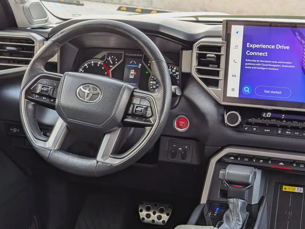 2022 Toyota Tundra Crewmax Limited - American Specs - GCC Ready!