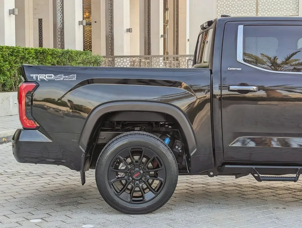 2022 Toyota Tundra Crewmax Limited - American Specs - GCC Ready!