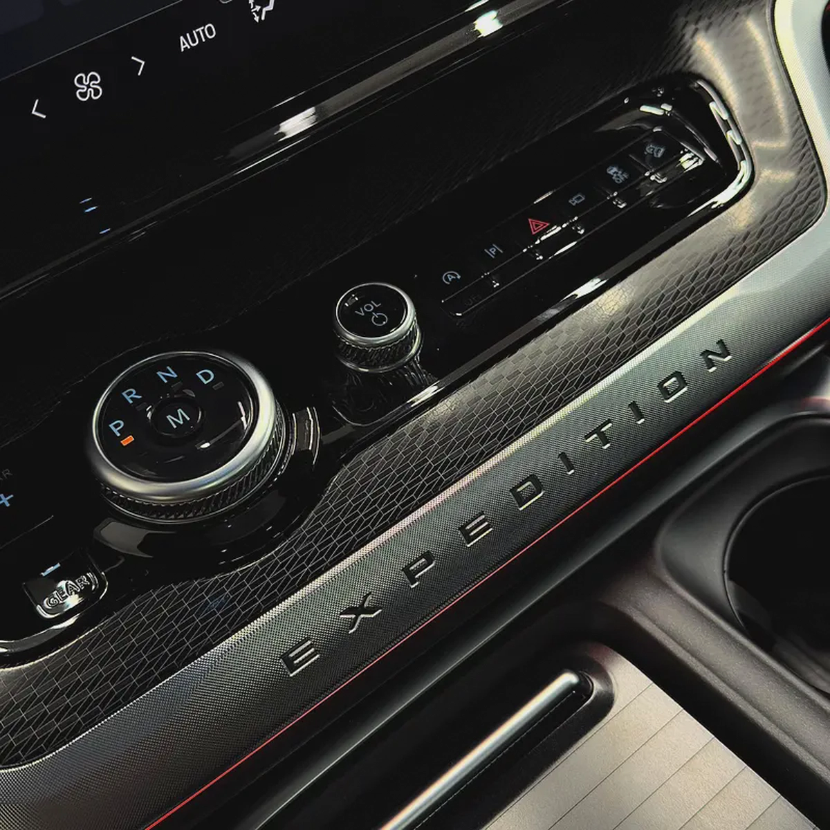 2025 Ford Expedition Platinum MAX-12-12