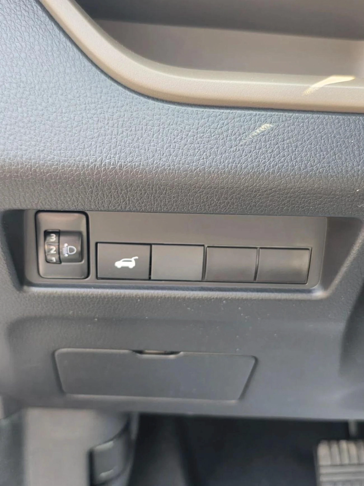 Mitsubishi Xforce 2025 MITSUBISHI XFORCE 1.5L P-LINE BLACK EDITION-12-12