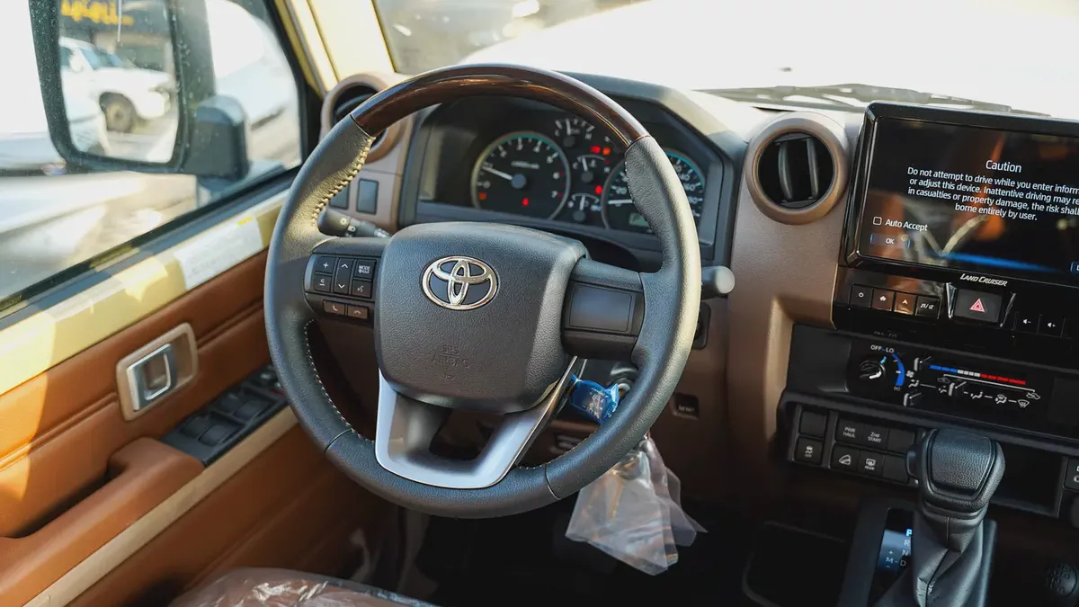 2026 Toyota Land Cruiser 70 Series LC 76 LX 4.0L A/T GCC Specs SAUDI-13-13