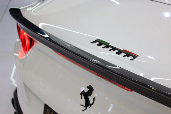 Ferrari 812 GTS 2021
