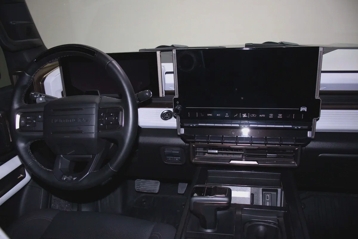 2024 GMC Hummer EV 3X - GCC Specs - Preowned-6-6