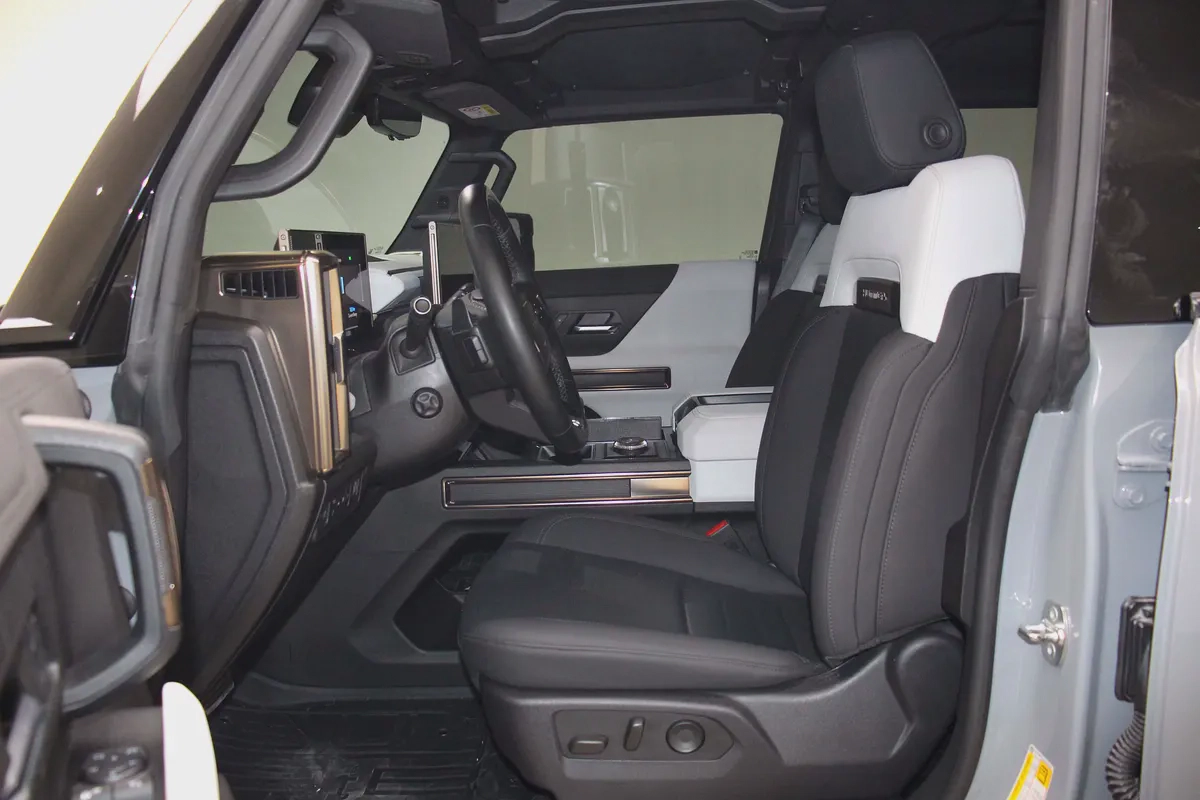 2024 GMC Hummer EV 3X - GCC Specs - Preowned-7-7