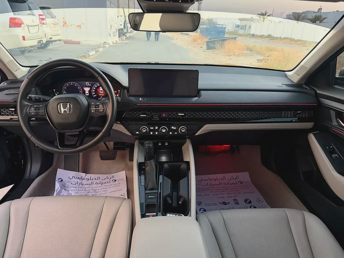 Honda Accord —EX-L —2023– GCC— FREE ACCIDENT—ORIGINAL PAINT—LOW MILAGE—UNDER WARRANTY-EXCELLENT COND