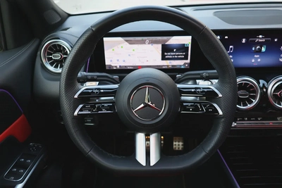 MERCEDES-BENZ GLB 250-2025-8000KM-GCC SPECS-UNDER WARRANTY  SERVICE FROM MRCEDES DEALER-13