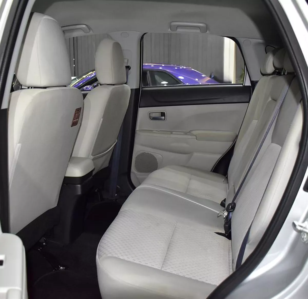 Mitsubishi ASX 4WD ( 2019 Model ) in Silver Color GCC Specs-9-9