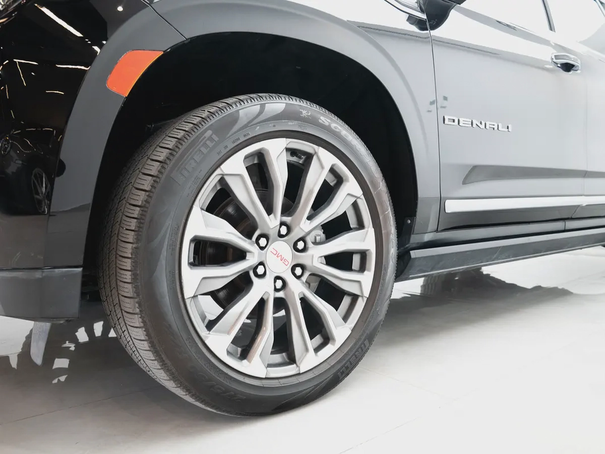 2021 GMC Yukon Denali | GCC Specs | | 4WD | Full Size SUV-5-5