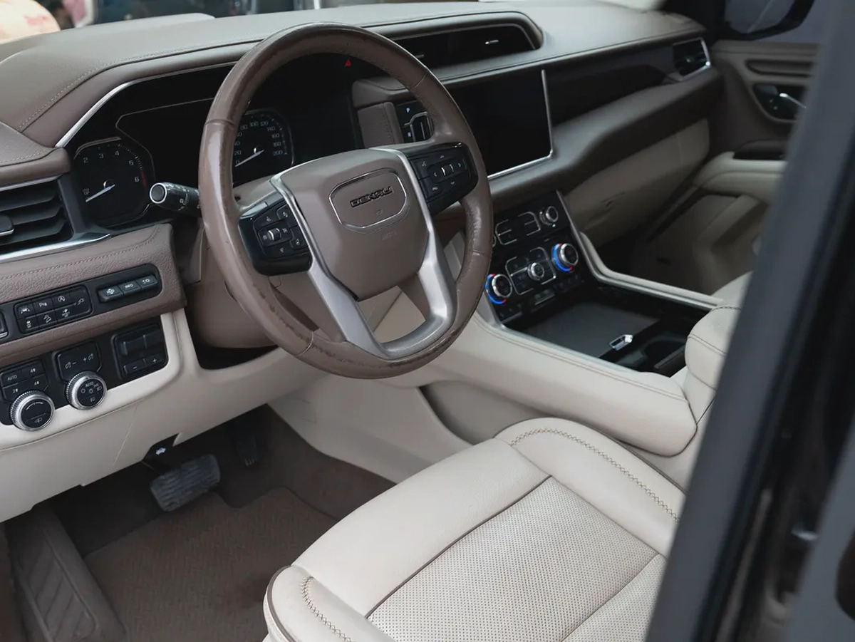 2021 GMC Yukon Denali | GCC Specs | | 4WD | Full Size SUV-6-6