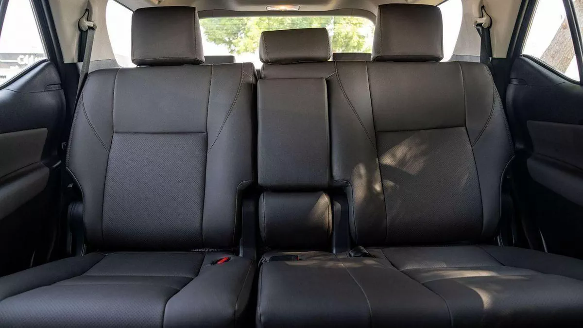Toyota Fortuner EXR 2.7L 4WD-8-0