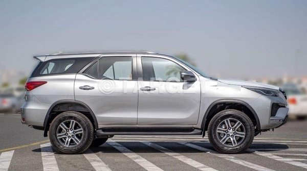 Toyota Fortuner EXR FORTUNER 2.7L V4 4WD