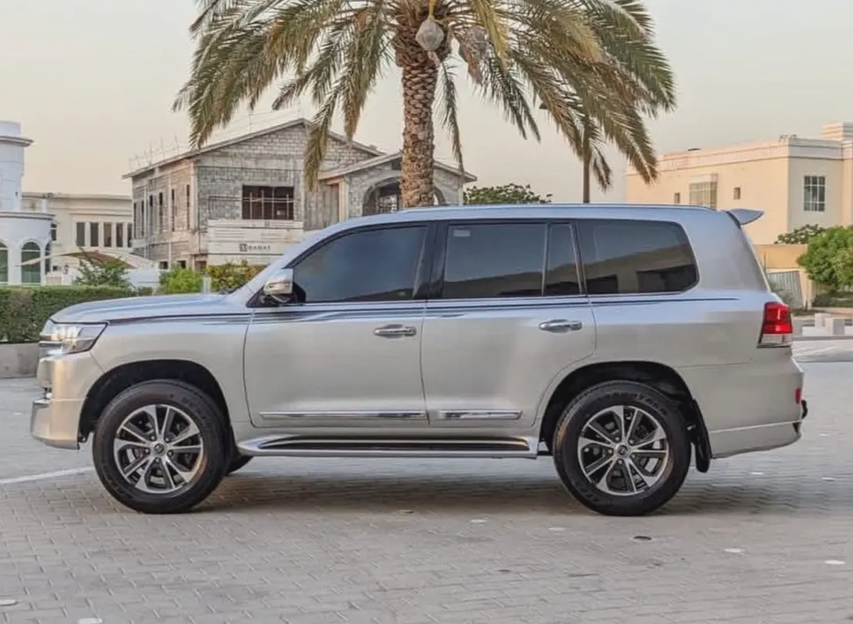 Toyota Land Cruiser GXR Grand Touring 2021 Inhluae finance availbleGCC Specs-3-3