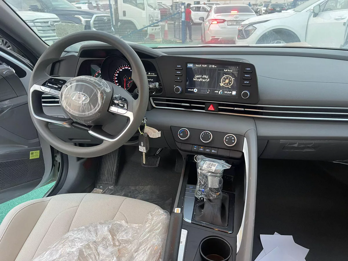 2023 Hyundai Elantra – Stylish, Efficient and Feature-Rich-7-7