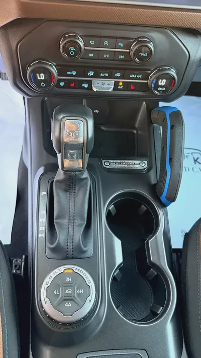 2023 Ford Bronco Outer Banks | Canadian Specs | Pristine Condition-6