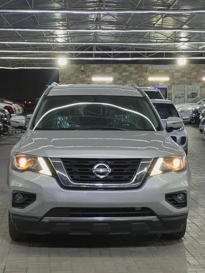 Nissan Pathfinder 2017 SE - American Specs-1