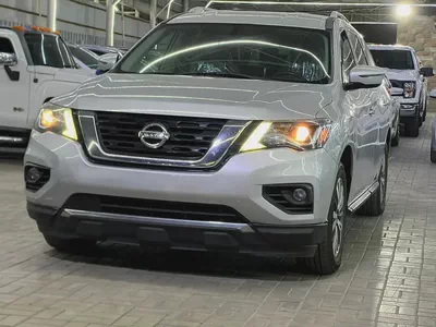 Nissan Pathfinder 2017 SE - American Specs-2