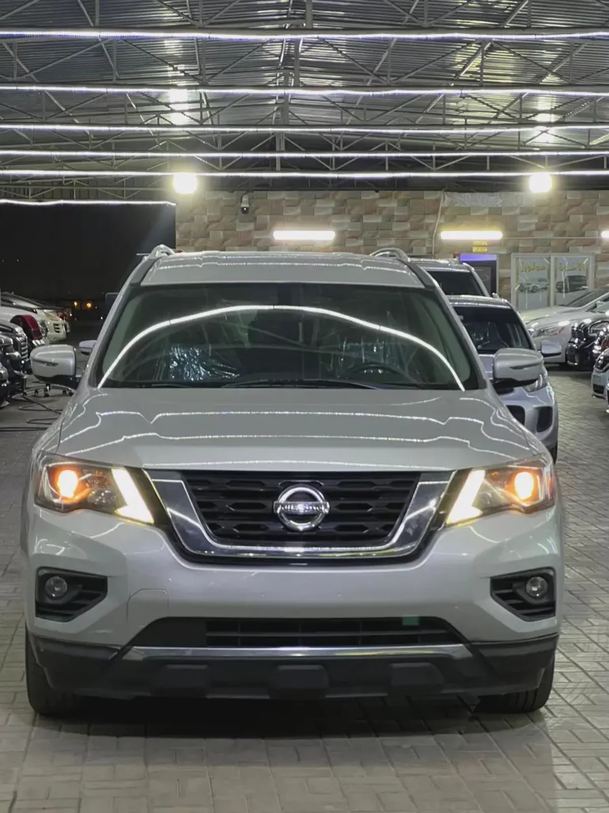 Nissan Pathfinder 2017 SE - American Specs-1-1