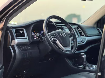 Toyota Highlander  2014 Toyota Highlander Full Option 3.5L V6 - Rear Camera - Push Start - Auto Trunk - AWD 4x4 - S-11