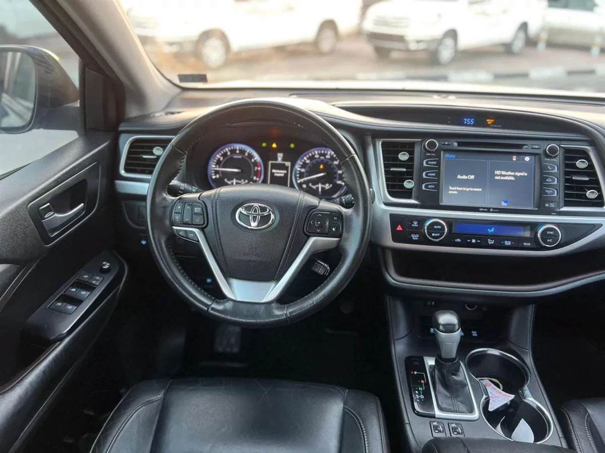 Toyota Highlander  2014 Toyota Highlander Full Option 3.5L V6 - Rear Camera - Push Start - Auto Trunk - AWD 4x4 - S-22-0