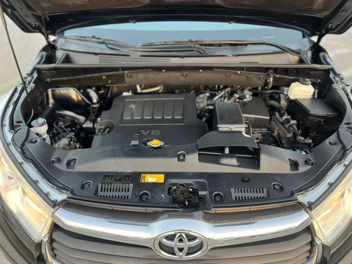 Toyota Highlander  2014 Toyota Highlander Full Option 3.5L V6 - Rear Camera - Push Start - Auto Trunk - AWD 4x4 - S-23-0
