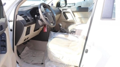 2023 new TYOTA PRADO 2700CC VXR FULL OPTION PETROL AUTOMATIC ZERO KM-1