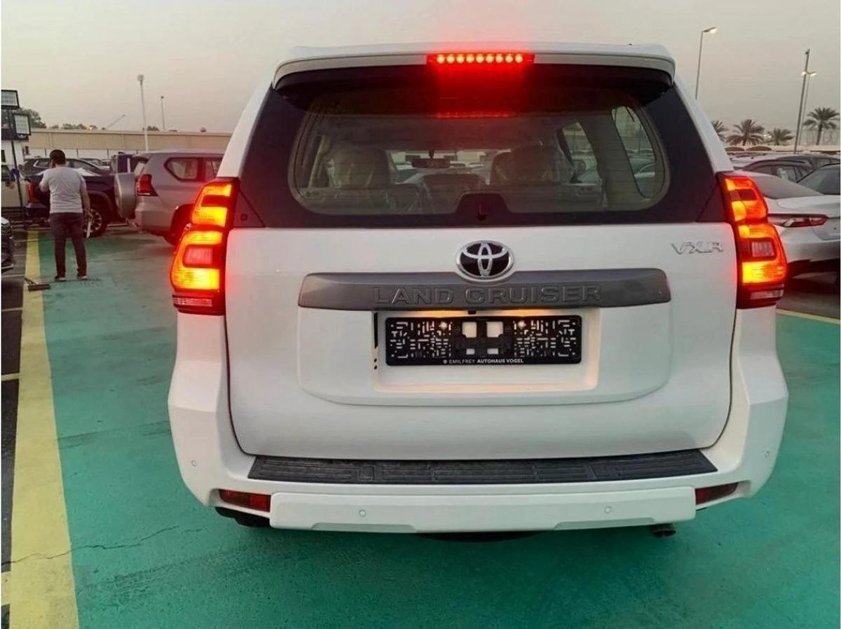2023 new TYOTA PRADO 2700CC VXR FULL OPTION PETROL AUTOMATIC ZERO KM-10-10