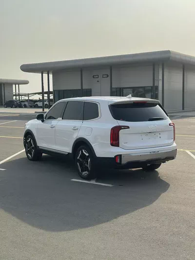 Kia Telluride 2023 GCC Specs | Spacious 8-Seater SUV | Immaculate Condition-3