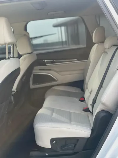 Kia Telluride 2023 GCC Specs | Spacious 8-Seater SUV | Immaculate Condition-7